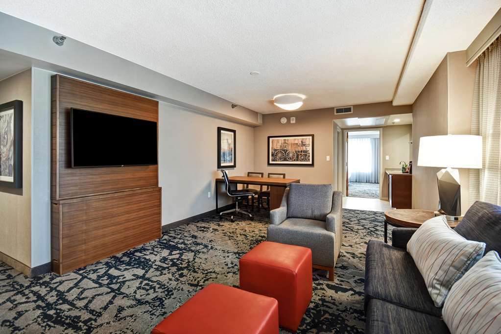 Embassy Suites By Hilton Omaha Downtown Old Market Room photo